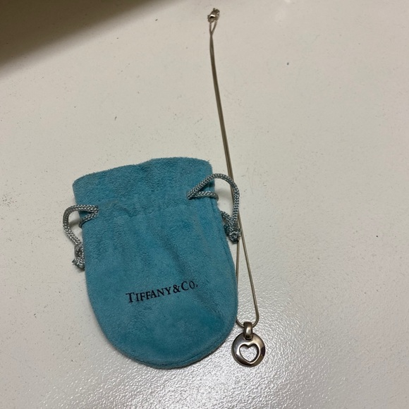 Tiffany & Co sterling silver heart necklace - Picture 2 of 6